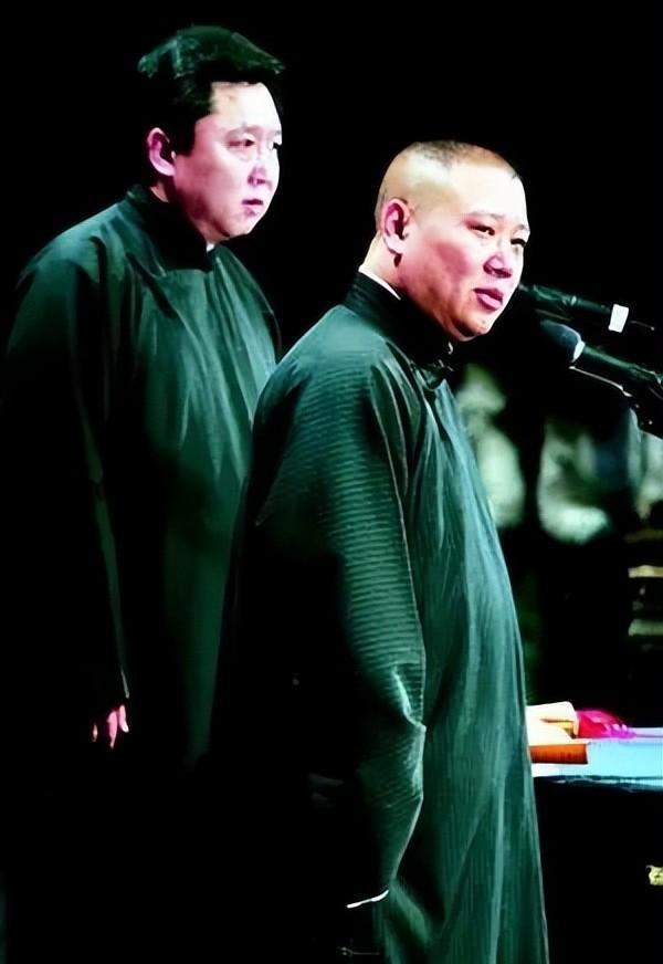 踢郭德纲足球要多久_郭德纲踢足球相声_郭德纲:我要踢足球
