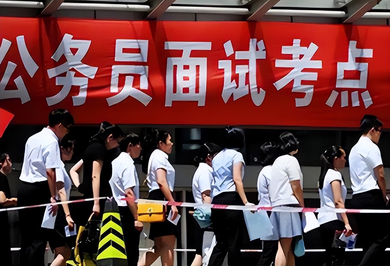 大学电脑被偷了_丢电脑报案警察不管_大学丢电脑报警有用吗