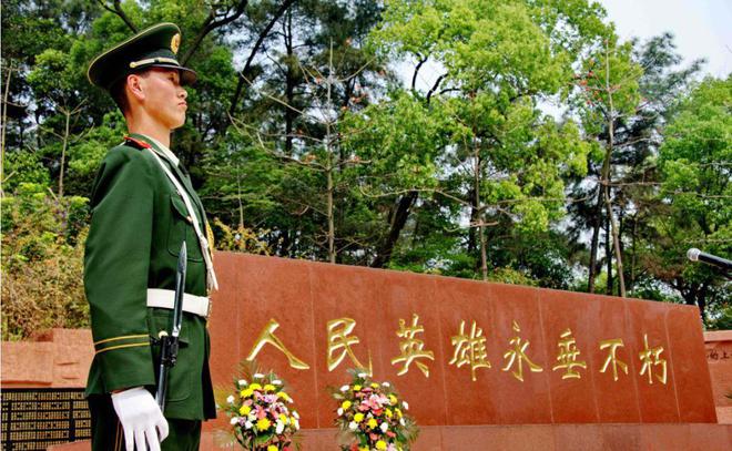 武汉碑刻_武汉纪念碑_武汉英雄纪念碑